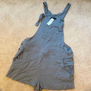 BNWT Talula Short Overalls